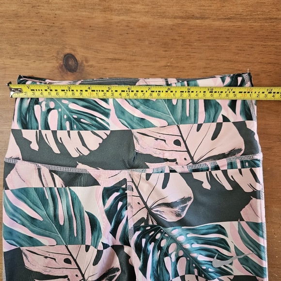 Nike Dry Fit Capri Leggings Botanical Print Size Small - Picture 10 of 10